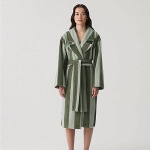 Elegant Green Striped Women's Robe